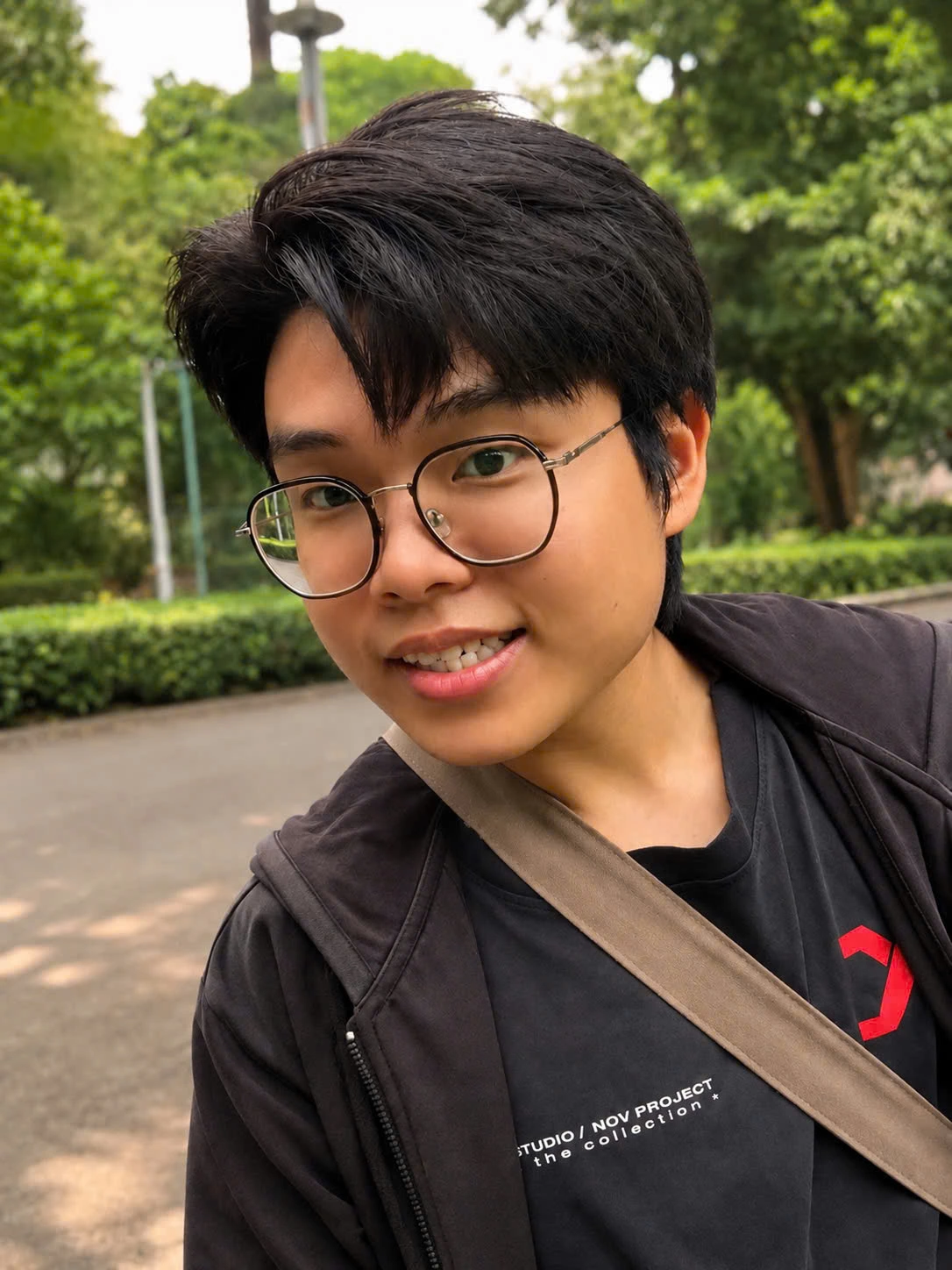 Professional portrait of Lu Quang Minh